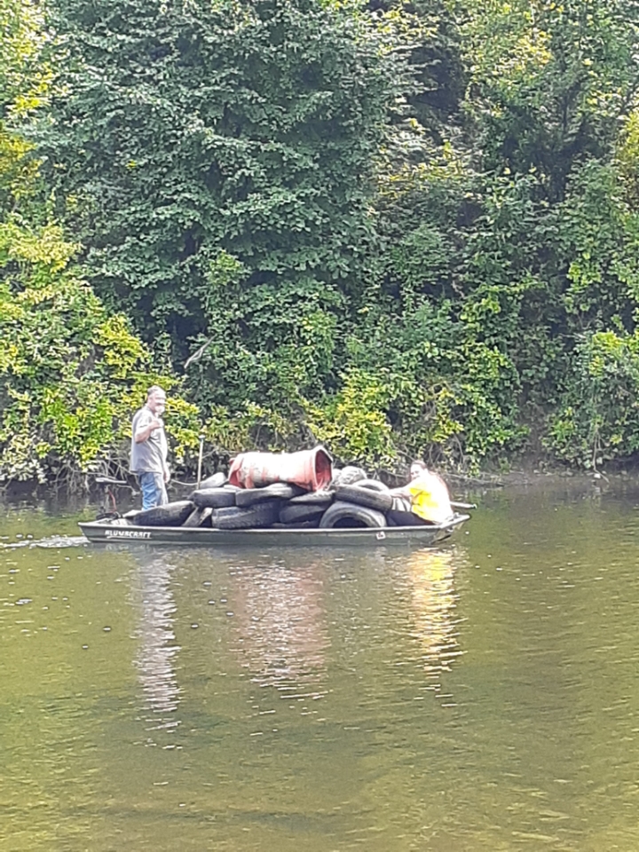 Hypertherm and BRAT remove waste from the Black River