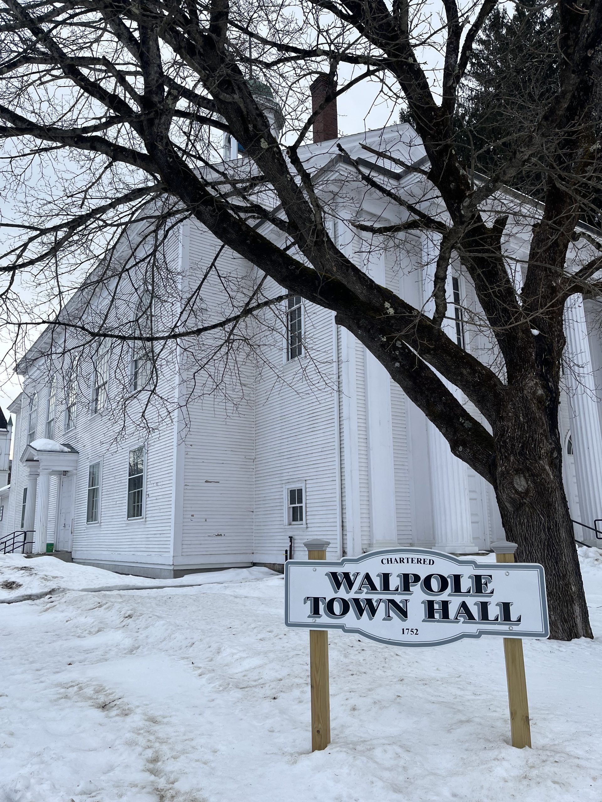 Walpole and Langdon to vote on leaving school district